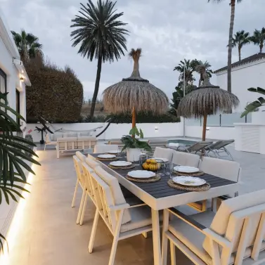 Venta de villa independiente en Nueva Andalucía