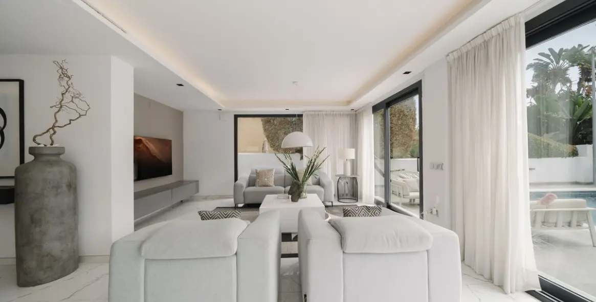 Venta de villa independiente en Nueva Andalucía 10