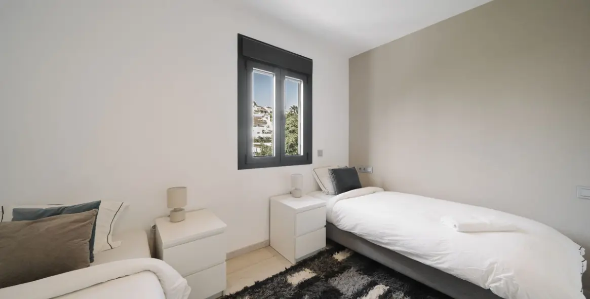 Venta de villa independiente en Nueva Andalucía 18