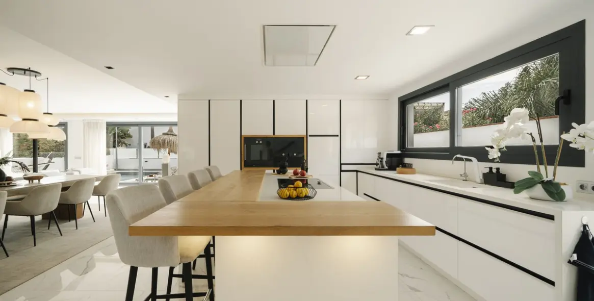 Sale of detached villa in Nueva Andalucía 32