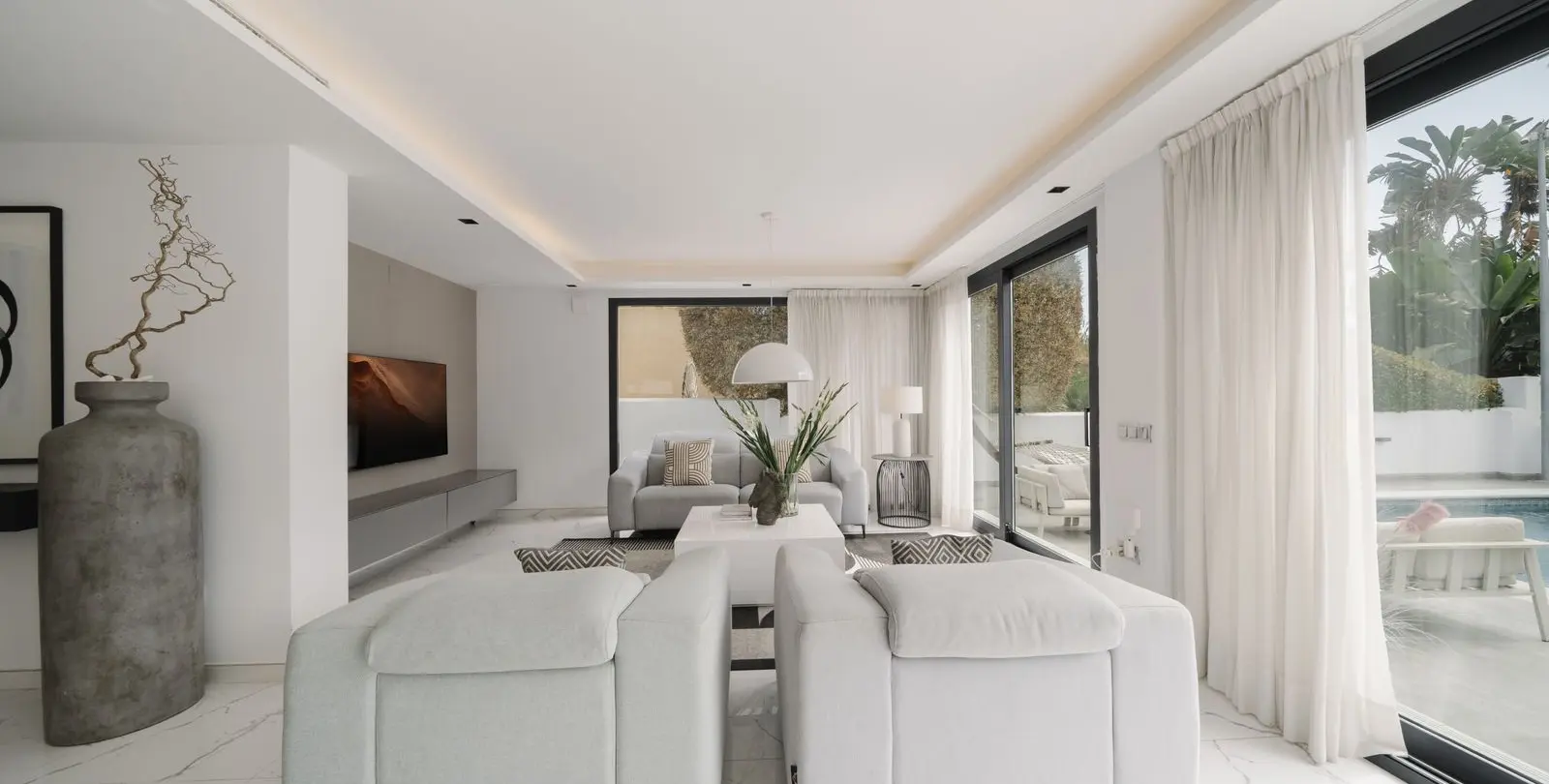 Venta de villa independiente en Nueva Andalucía 10