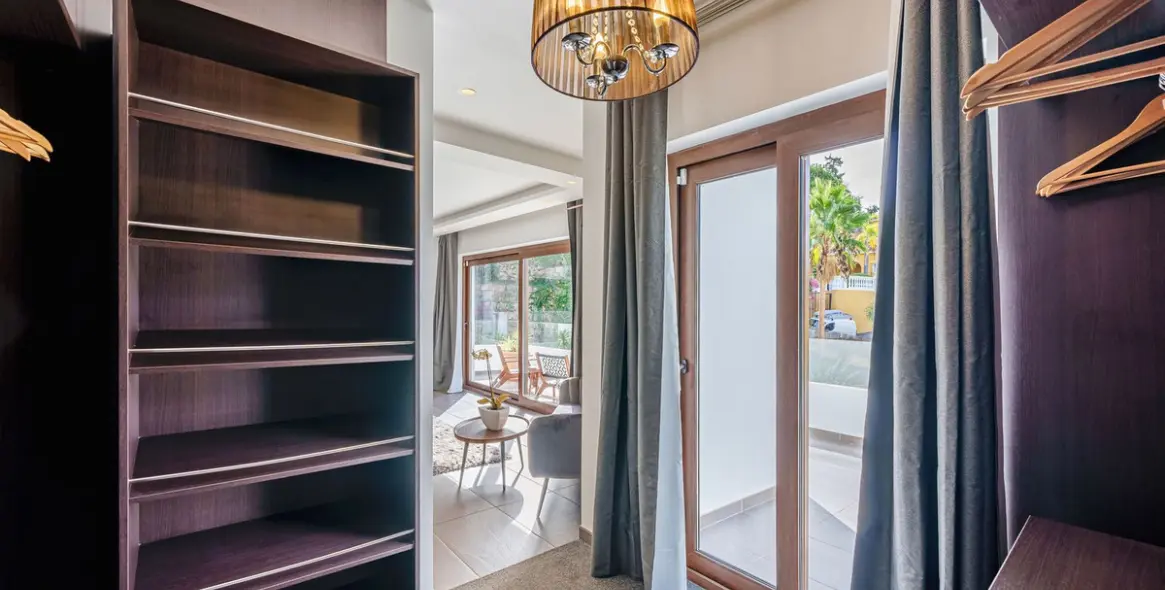 Sale of detached villa in El Rosario 19