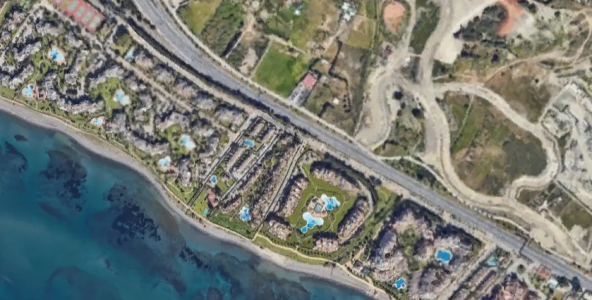 Venta de parcela residencial en Estepona (distrito Estepona) 2