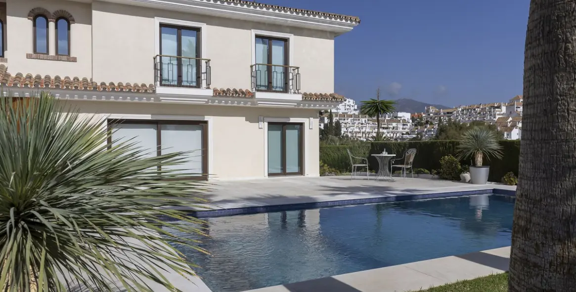 Продажа  отдельно стоящей виллы в Mijas Golf 2