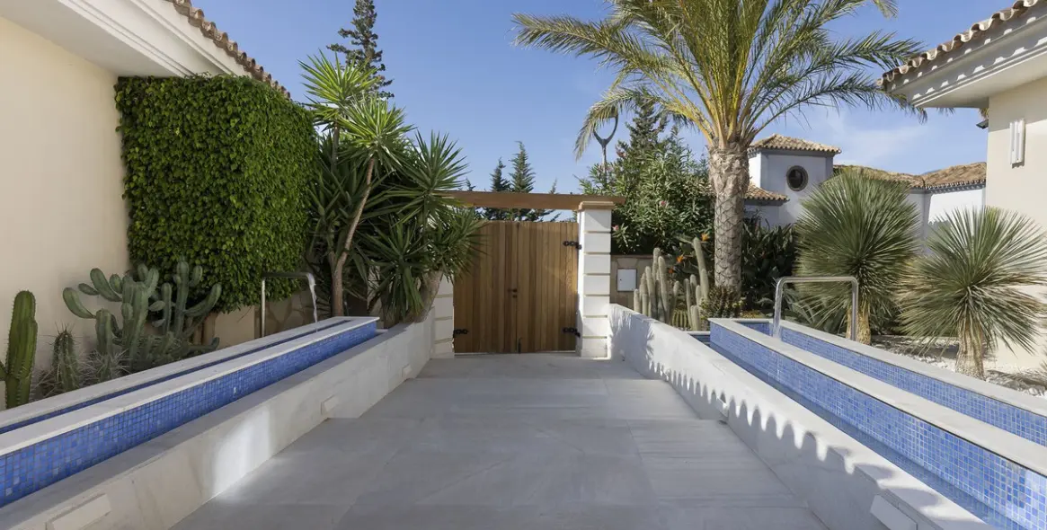 Продажа  отдельно стоящей виллы в Mijas Golf 8