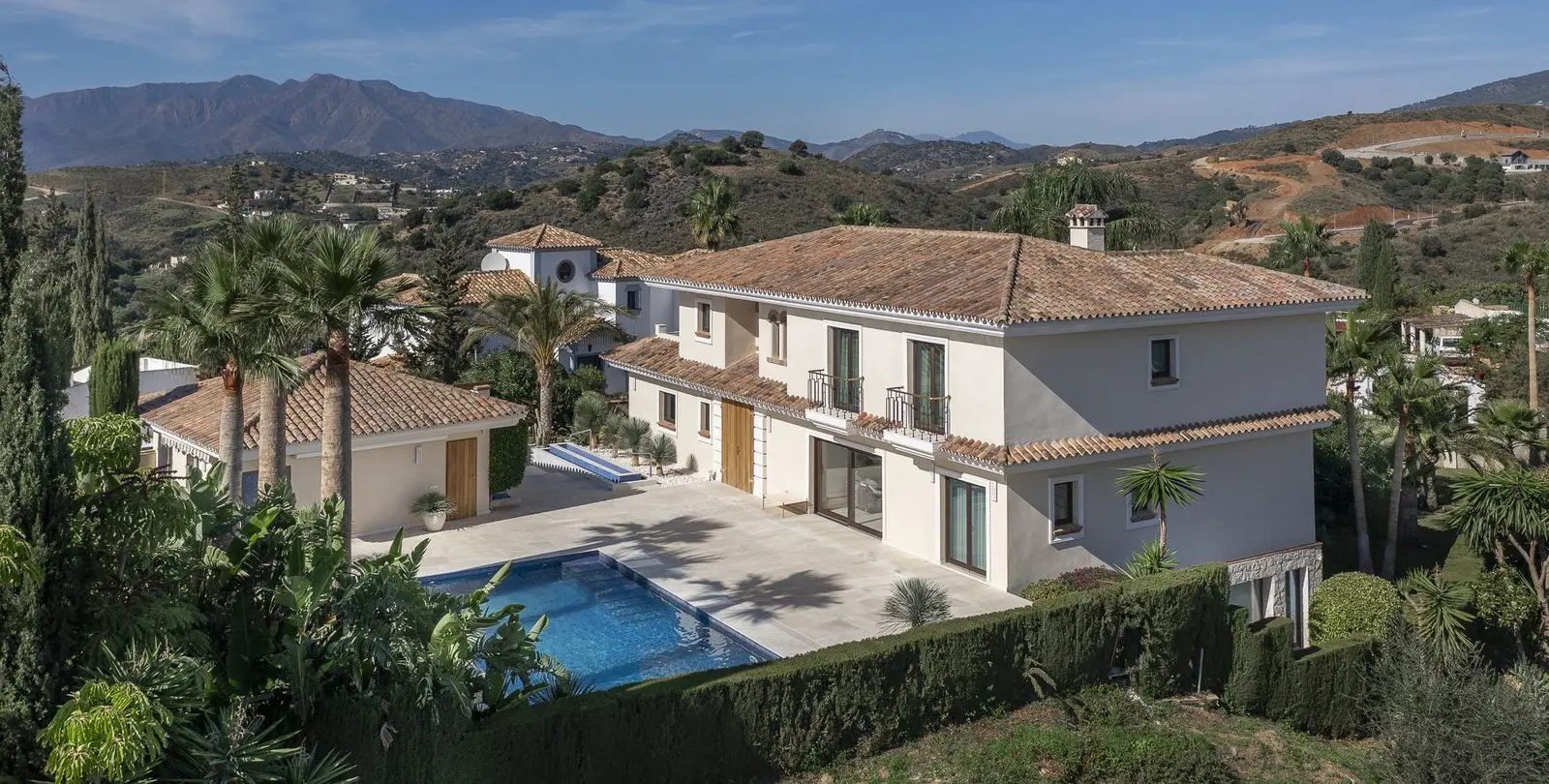 Sale of detached villa in Mijas Golf 4