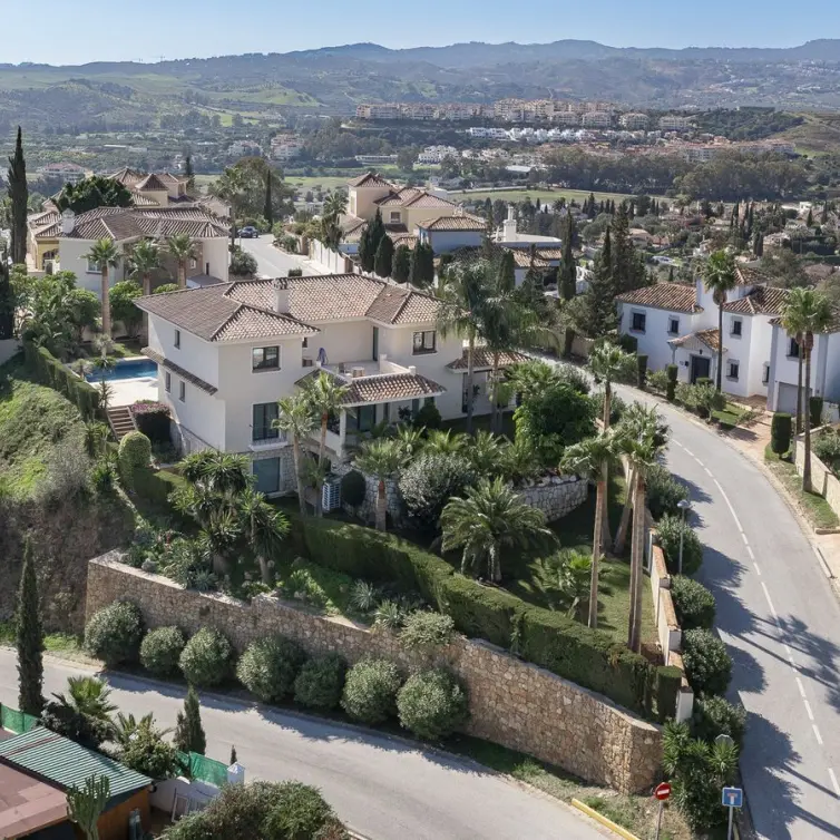 Продажа  отдельно стоящей виллы в Mijas Golf