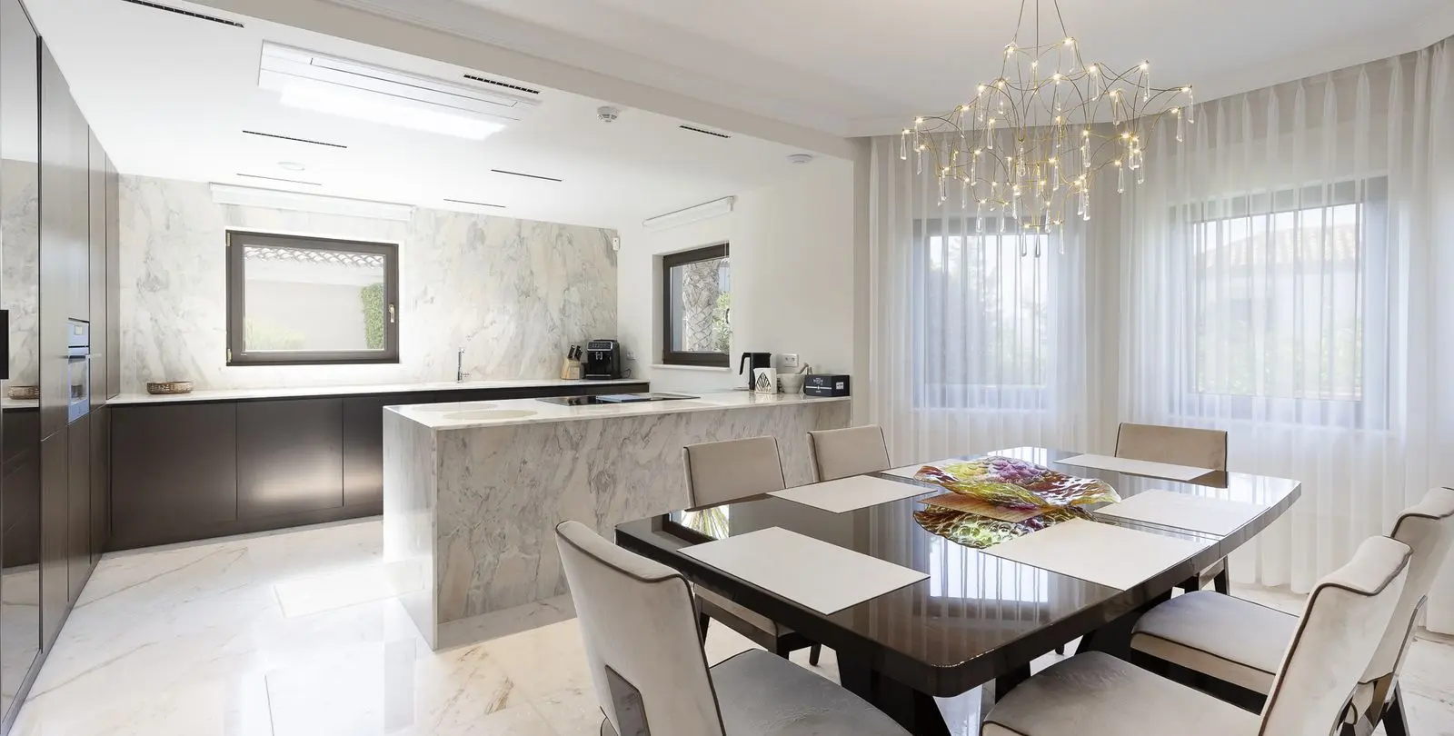 Sale of detached villa in Mijas Golf 25