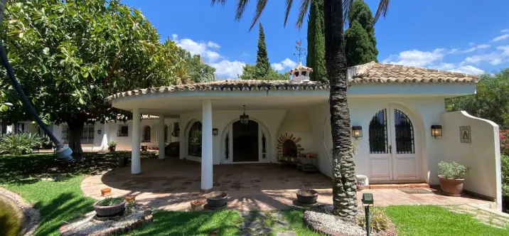 Detached villa R3606803 0