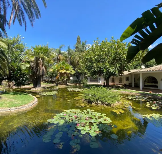 Detached villa R3606803