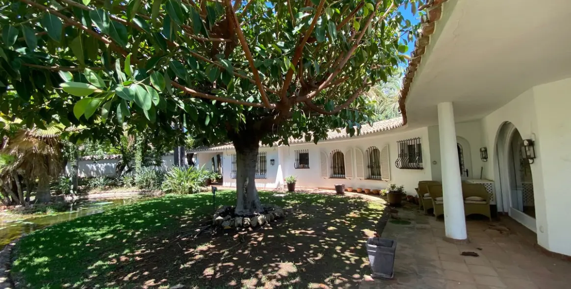 Sale of detached villa in Marbella (district Nagüeles) 4