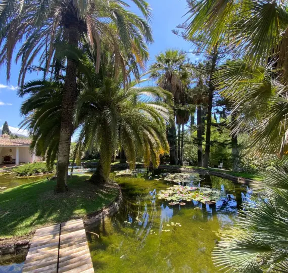 Detached villa R3606803