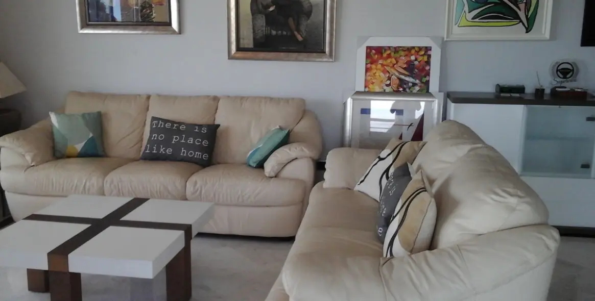 Sale of middle floor apartment in Puerto Banús 12