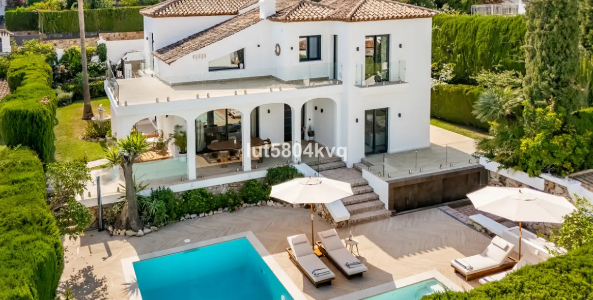 Продажа  отдельно стоящей виллы в Nueva Andalucía 1