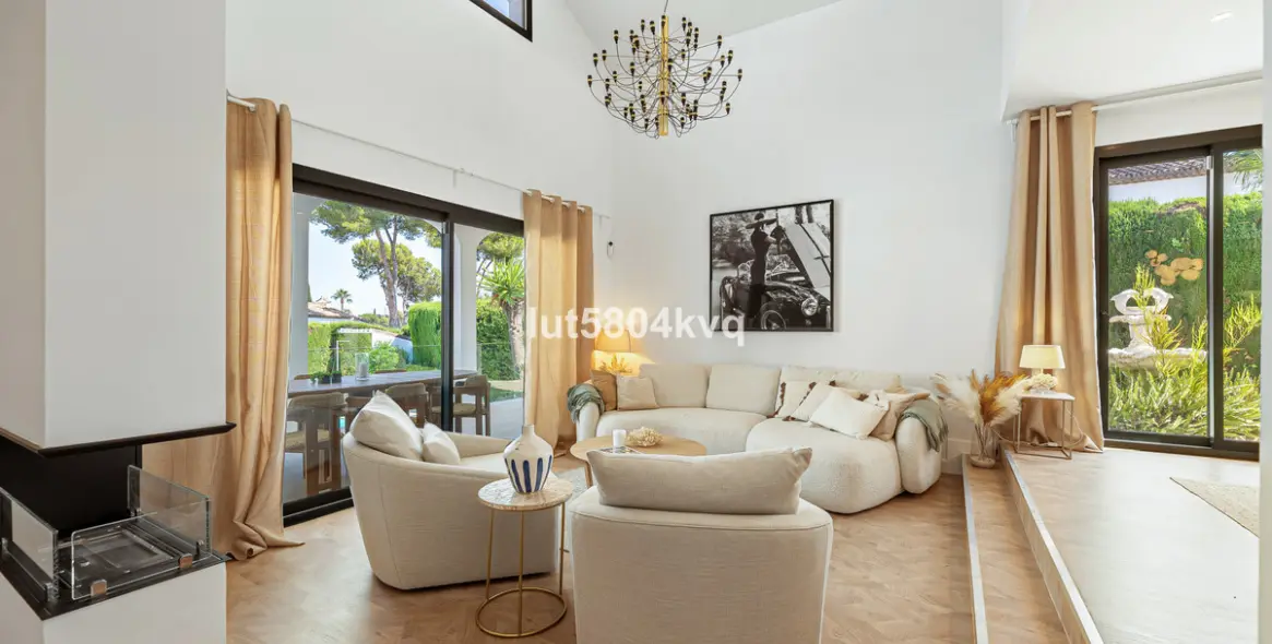 Продажа  отдельно стоящей виллы в Nueva Andalucía 2