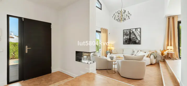 Продажа  отдельно стоящей виллы в Nueva Andalucía 2