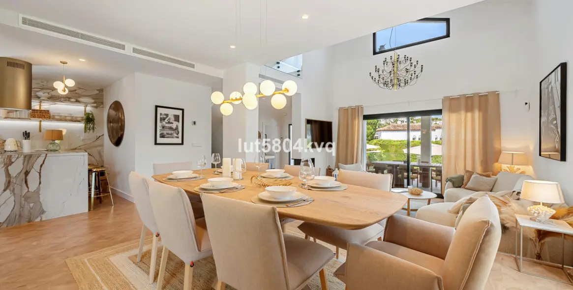 Продажа  отдельно стоящей виллы в Nueva Andalucía 5