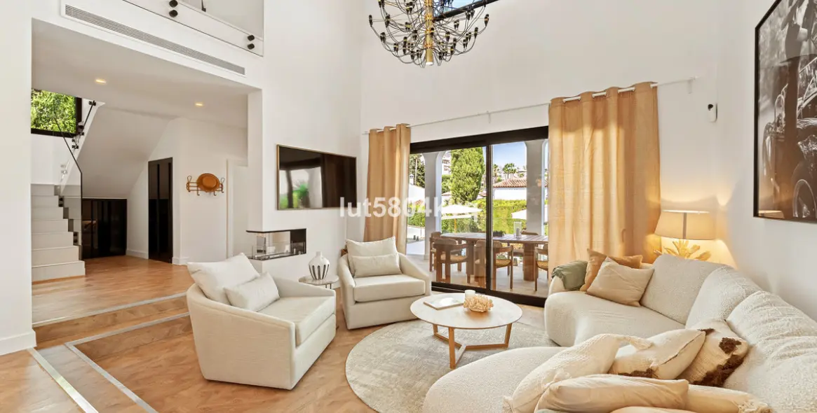 Продажа  отдельно стоящей виллы в Nueva Andalucía 7