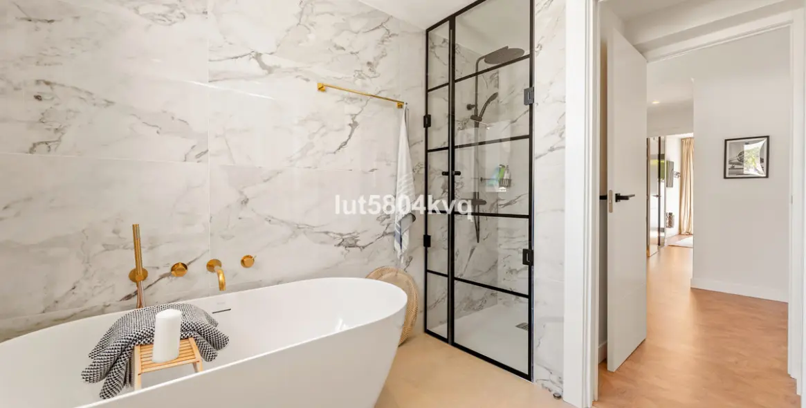 Продажа  отдельно стоящей виллы в Nueva Andalucía 17