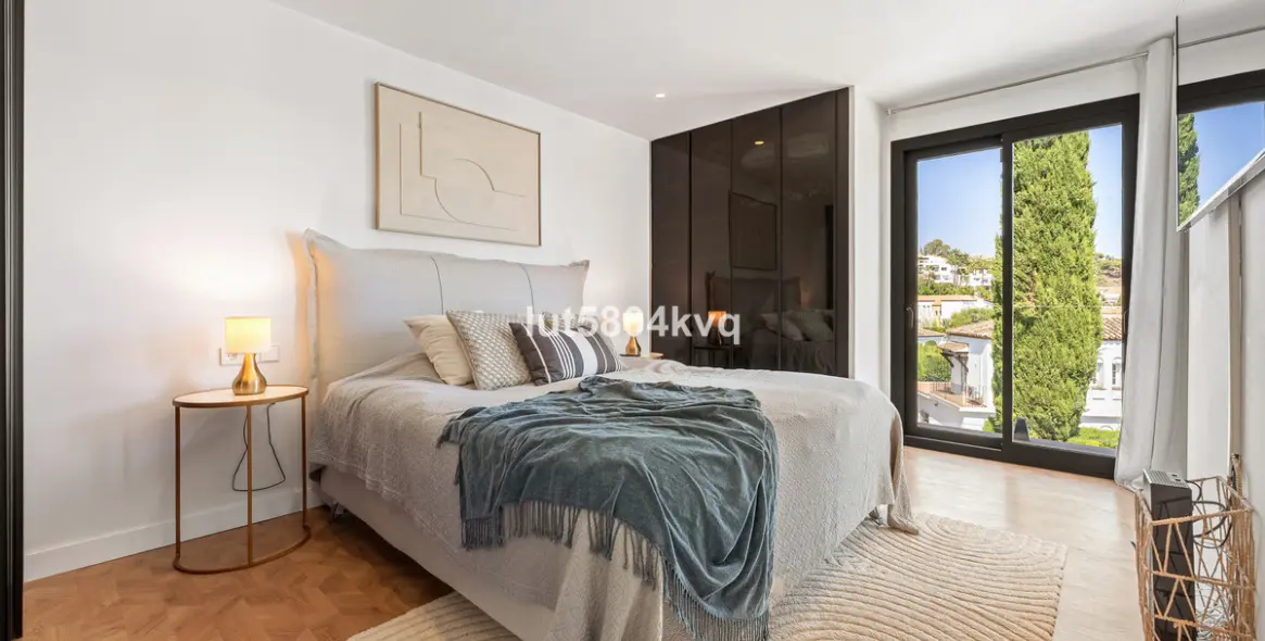 Продажа  отдельно стоящей виллы в Nueva Andalucía 18