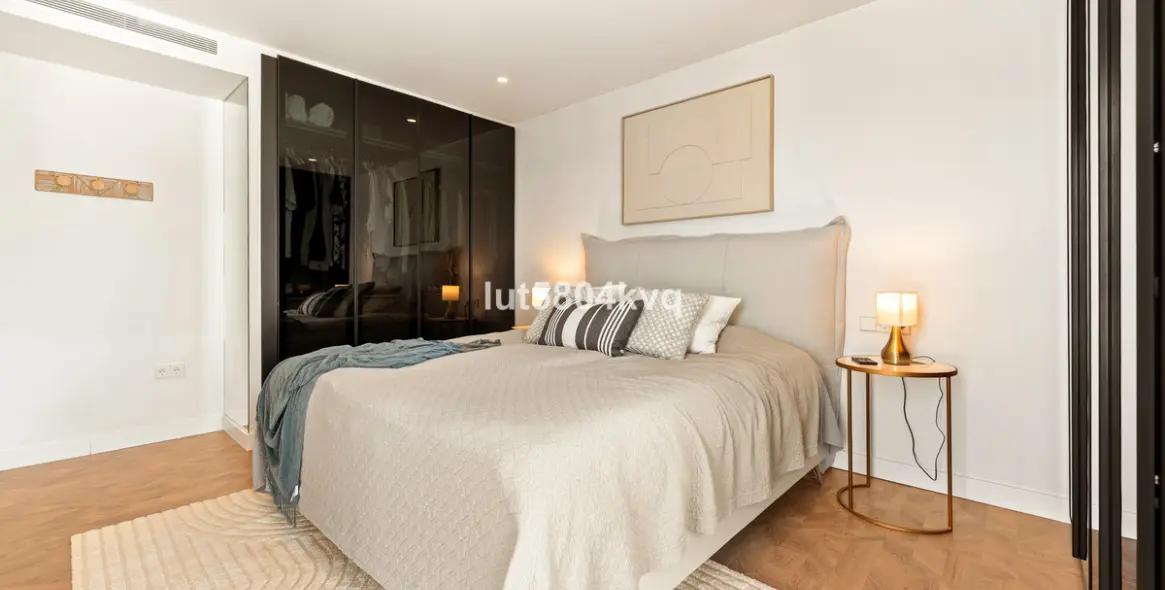 Продажа  отдельно стоящей виллы в Nueva Andalucía 19