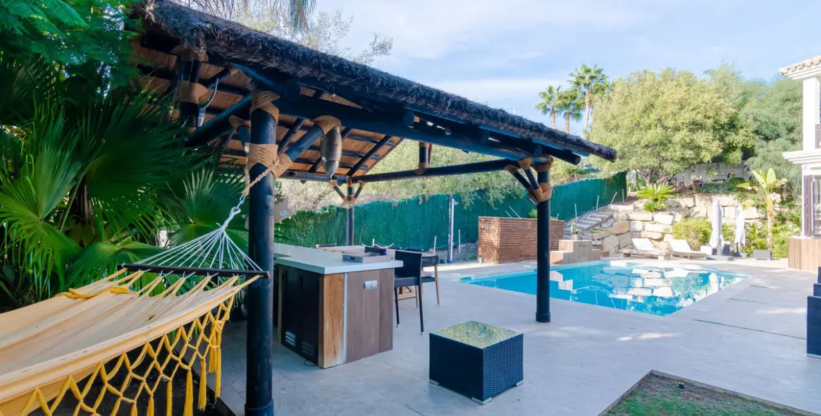 Продажа  отдельно стоящей виллы в Nueva Andalucía 13