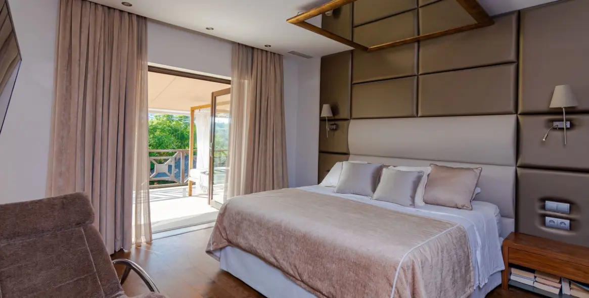 Sale of detached villa in Nueva Andalucía 23