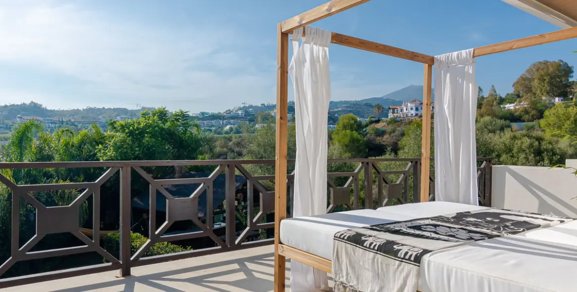 Sale of detached villa in Nueva Andalucía 25