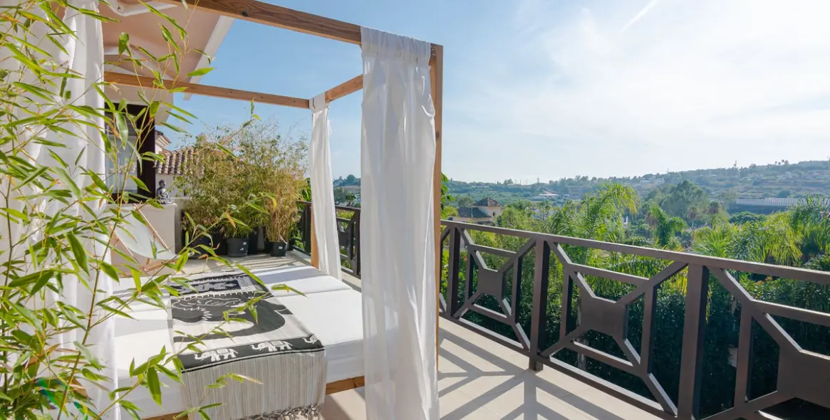 Sale of detached villa in Nueva Andalucía 26