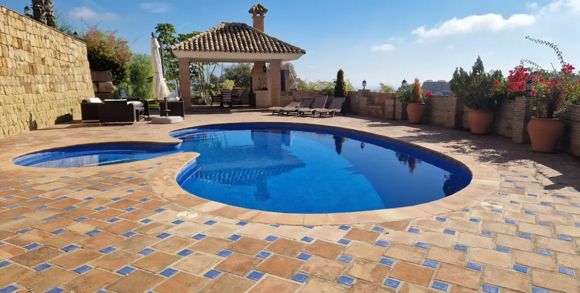 Продажа  отдельно стоящей виллы в Marbella East (район La Mairena) 6