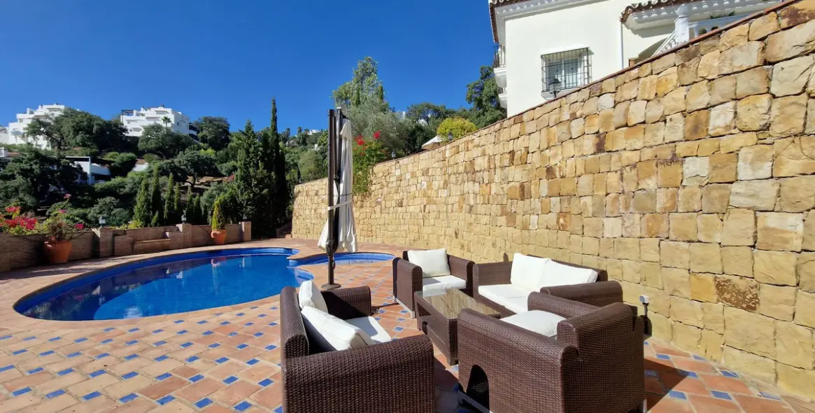 Продажа  отдельно стоящей виллы в Marbella East (район La Mairena) 7