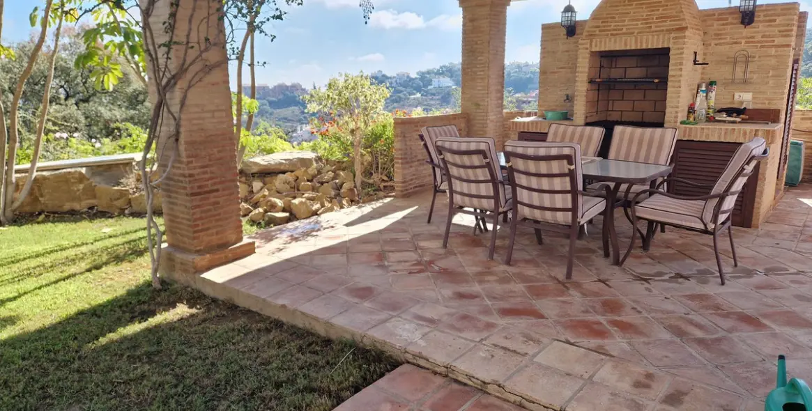 Продажа  отдельно стоящей виллы в Marbella East (район La Mairena) 9