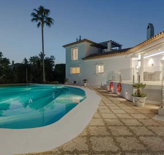 Oтдельно стоящая вилла R4920694