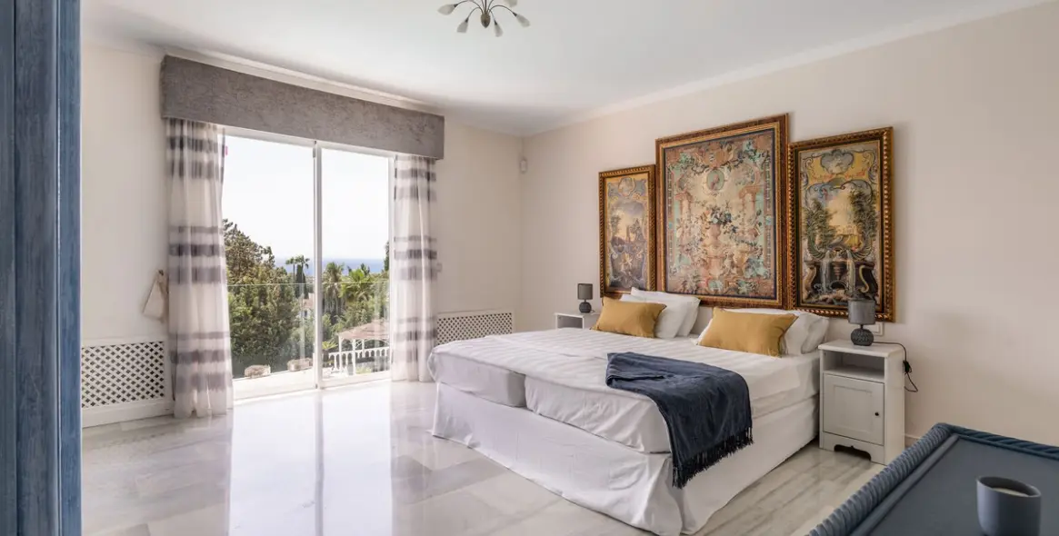 Sale of detached villa in Estepona (district El Paraiso) 11