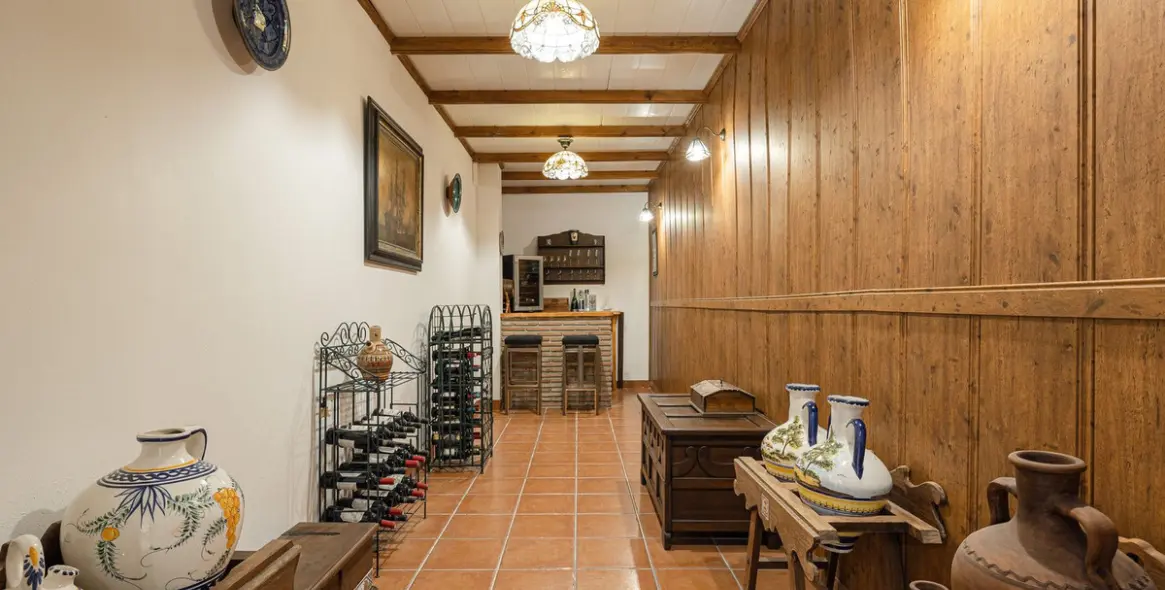 Sale of detached villa in Estepona (district El Paraiso) 13