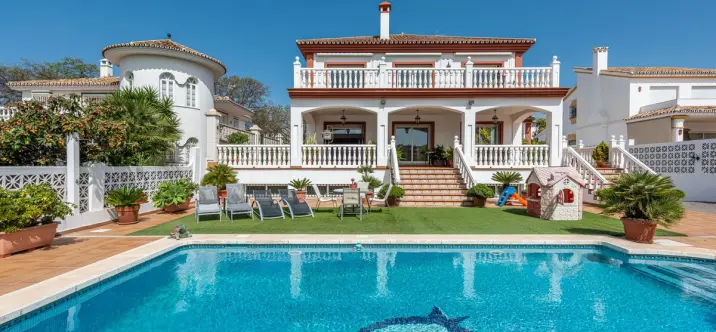 Venta de villa independiente en San Pedro de Alcántara 0
