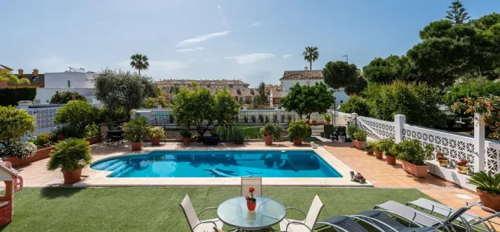 Venta de villa independiente en San Pedro de Alcántara 2