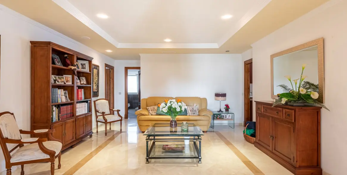 Продажа  отдельно стоящей виллы в San Pedro de Alcántara 10