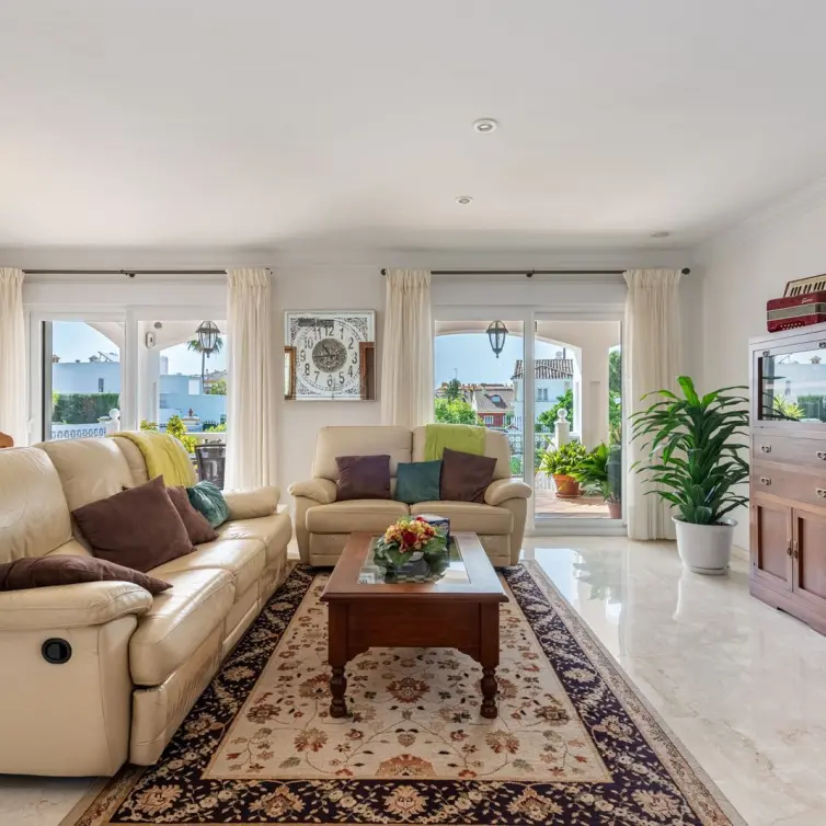 Sale of detached villa in San Pedro de Alcántara