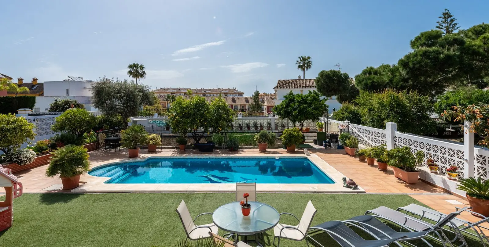 Sale of detached villa in San Pedro de Alcántara 5