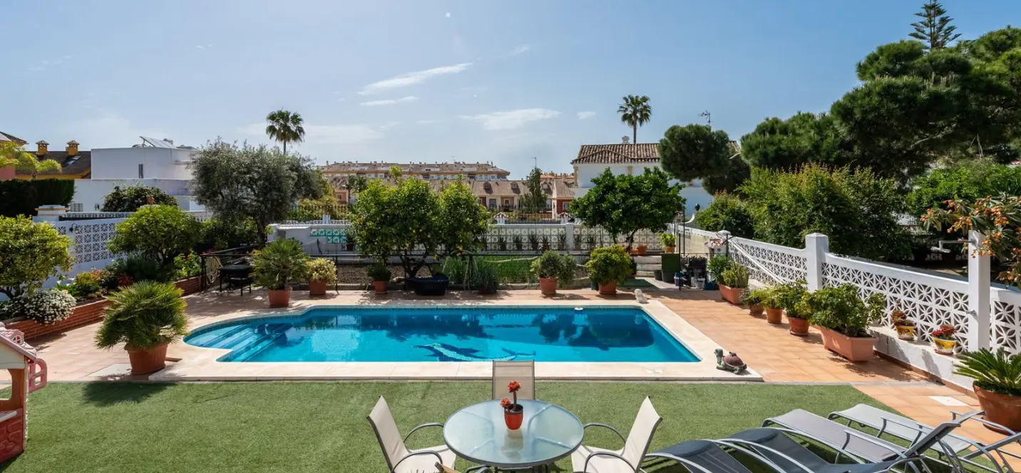 Sale of detached villa in San Pedro de Alcántara 4
