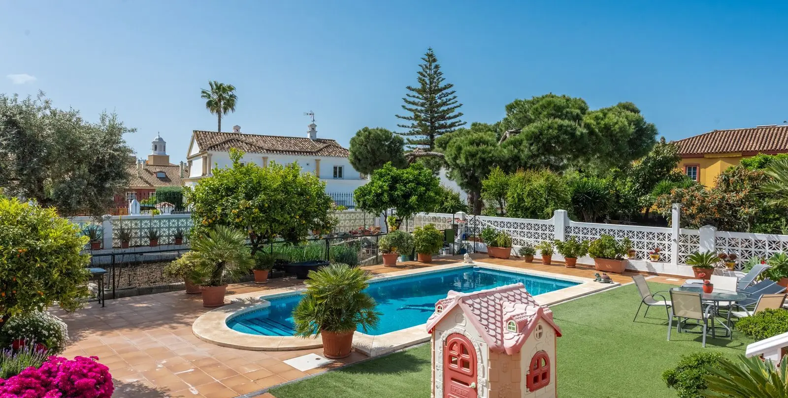 Sale of detached villa in San Pedro de Alcántara 7
