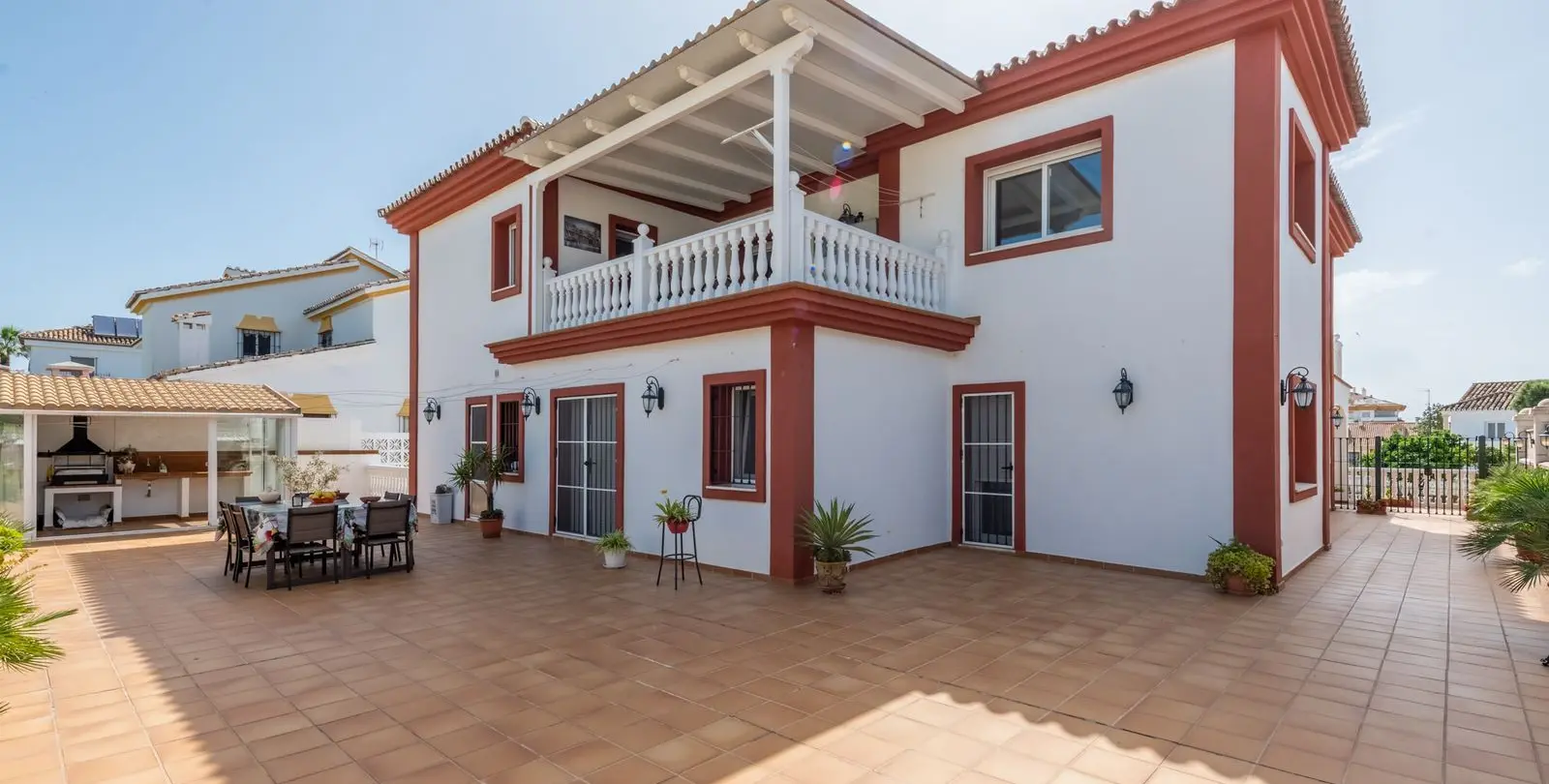 Sale of detached villa in San Pedro de Alcántara 8