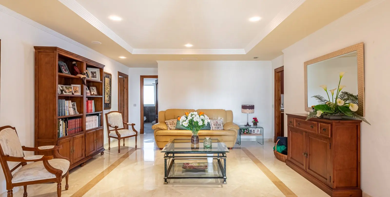 Sale of detached villa in San Pedro de Alcántara 11