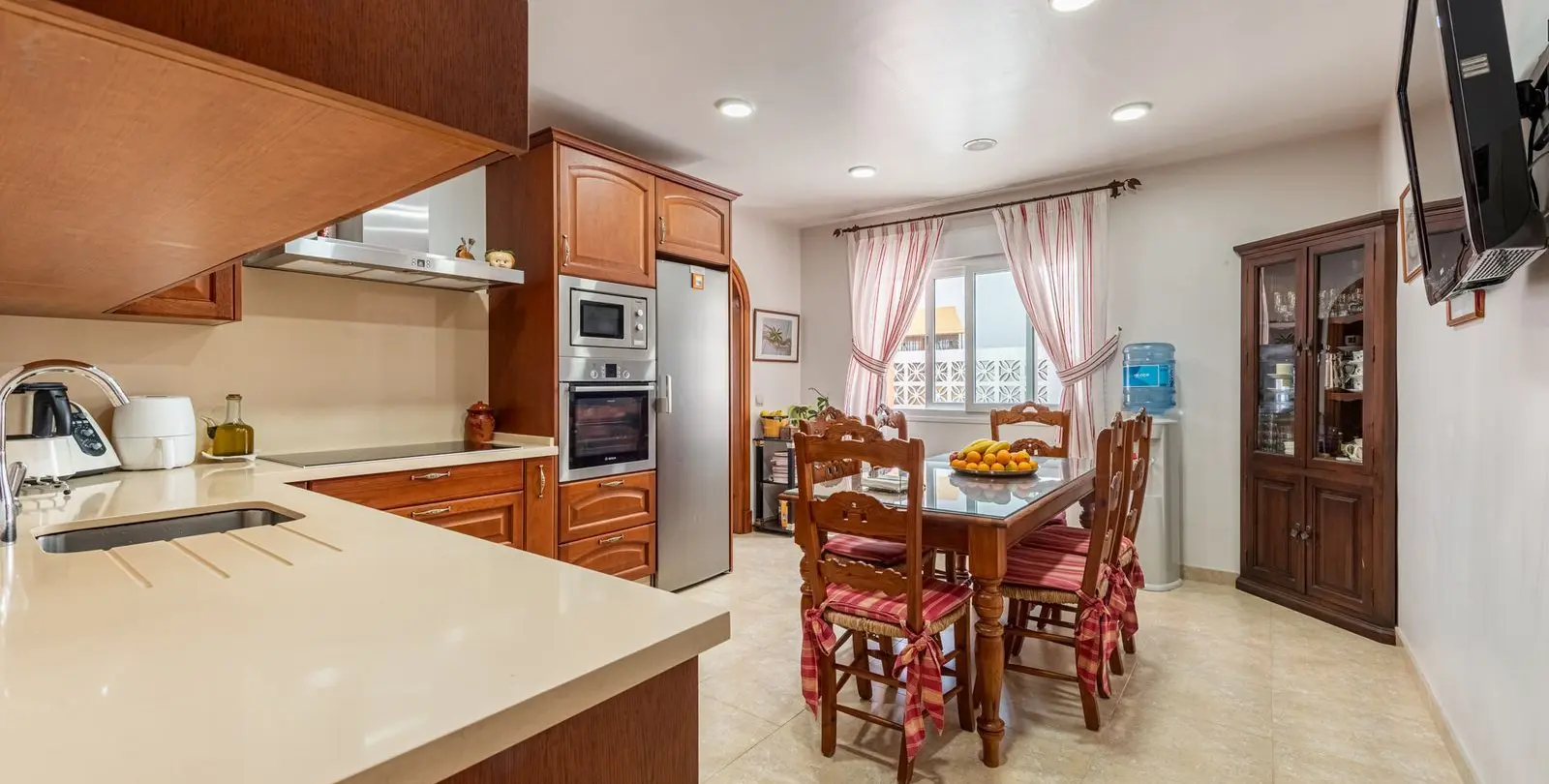 Sale of detached villa in San Pedro de Alcántara 12
