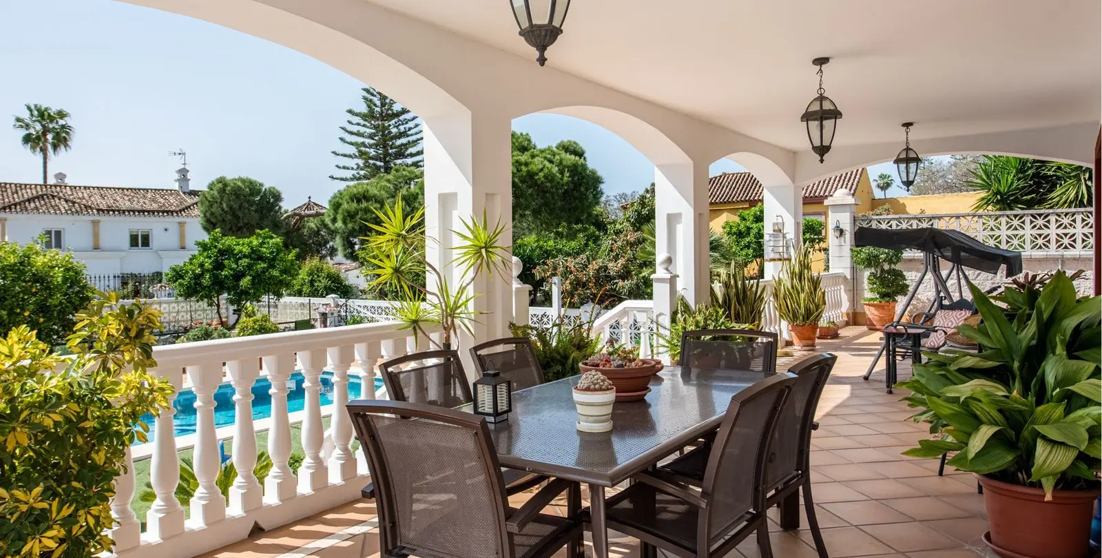 Sale of detached villa in San Pedro de Alcántara 13