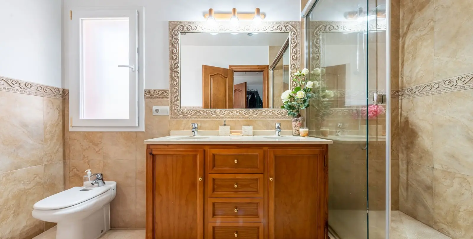 Sale of detached villa in San Pedro de Alcántara 15