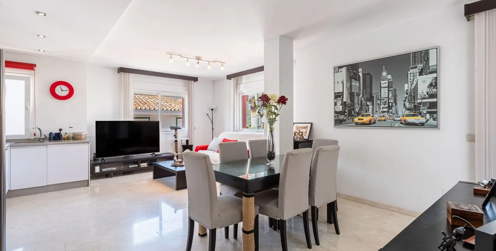 Sale of detached villa in San Pedro de Alcántara 24