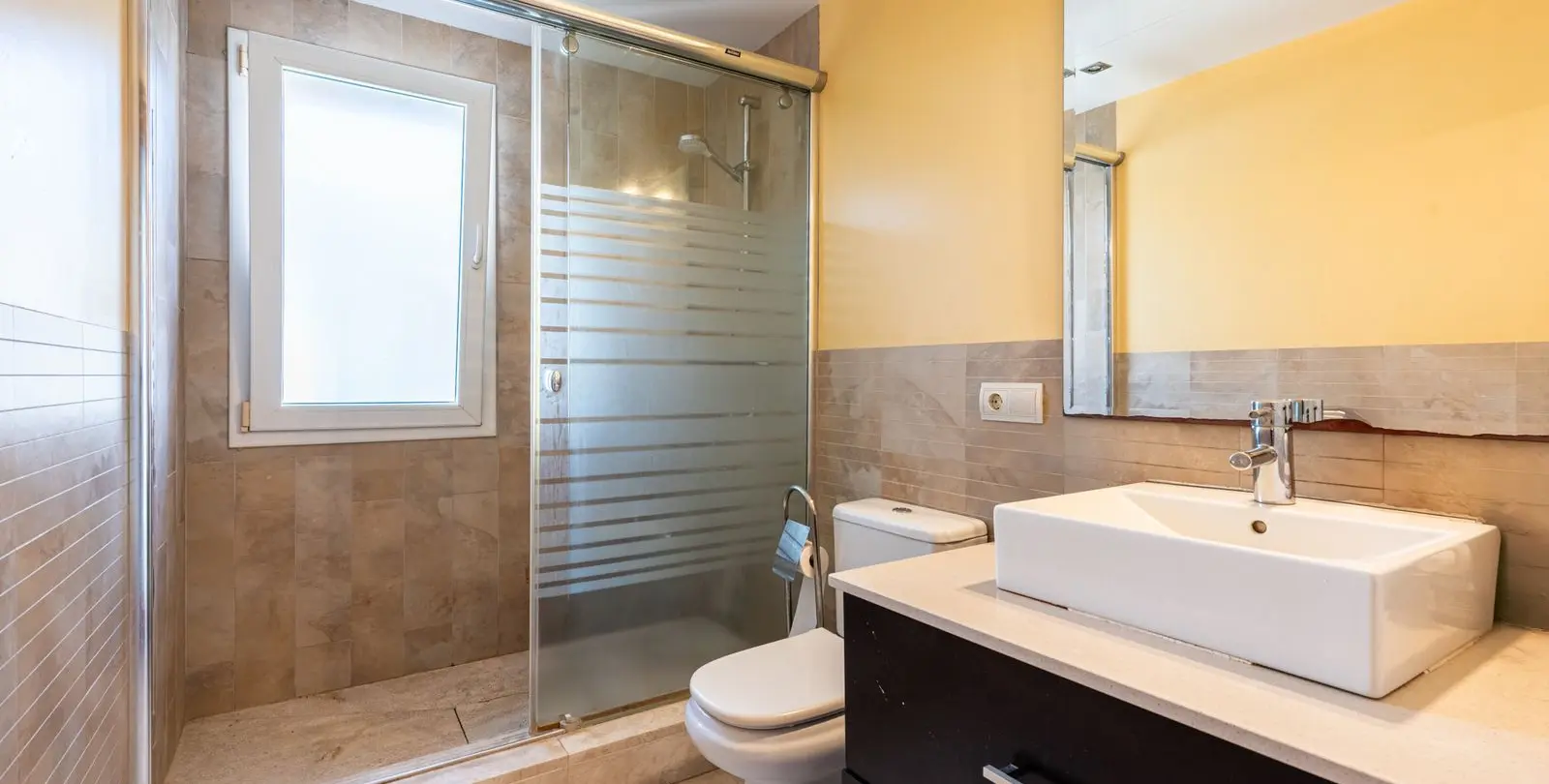 Sale of detached villa in San Pedro de Alcántara 27