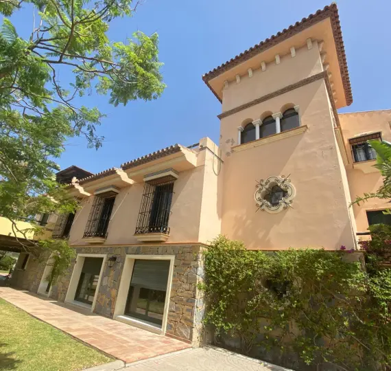 Sale of detached villa in La Cala